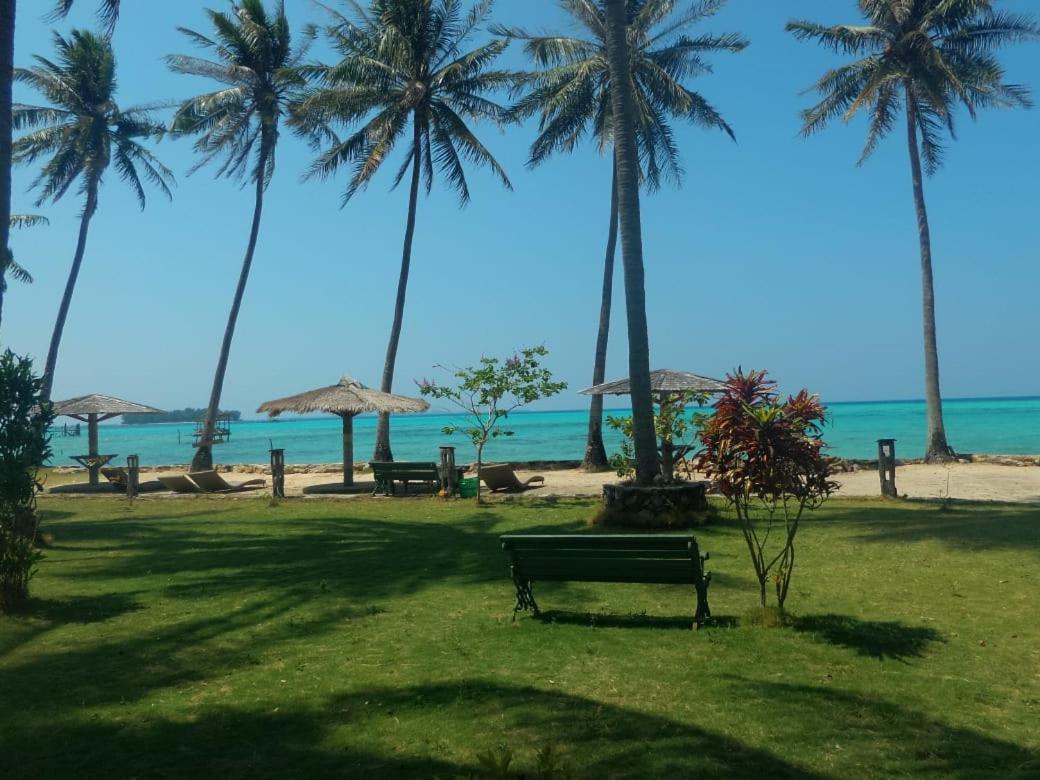Ary'S Lagoon Bungalow & Hotel Karimunjawa Exterior photo